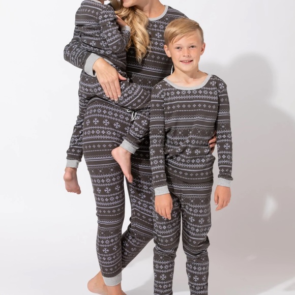 Theo + leigh Snowflake Fair Isle Christmas Pajamas - Picture 2 of 8